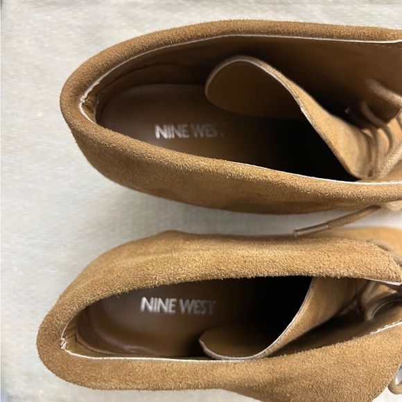 Nine West Suede Booties Size 9.5 Brown Wedge Heels Boho Preppy Fall Festival NWT - Picture 2 of 11
